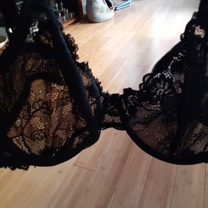 Black bra, 36D, lacy